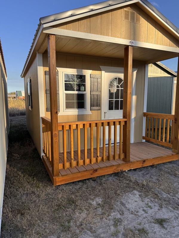 Cabin with covered porch